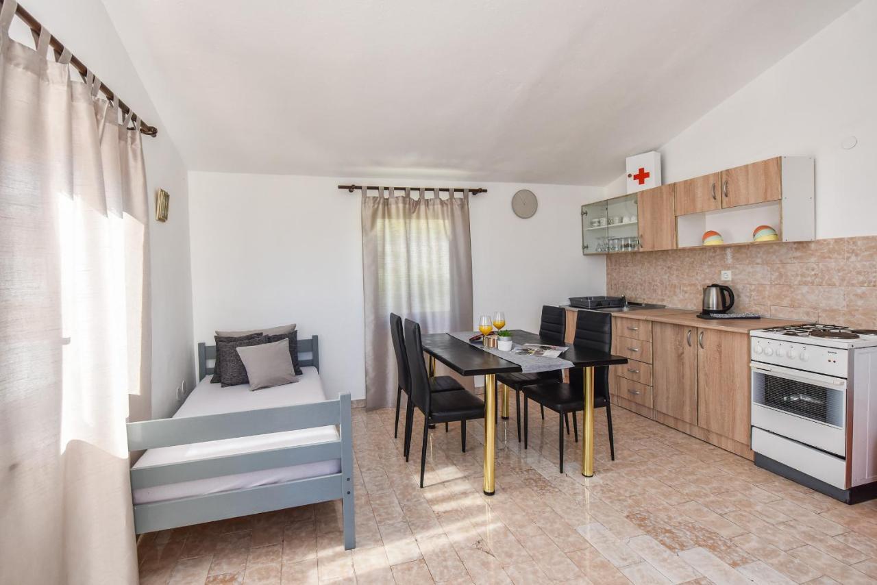 Apartament Planika Pag Sea view Zewnętrze zdjęcie