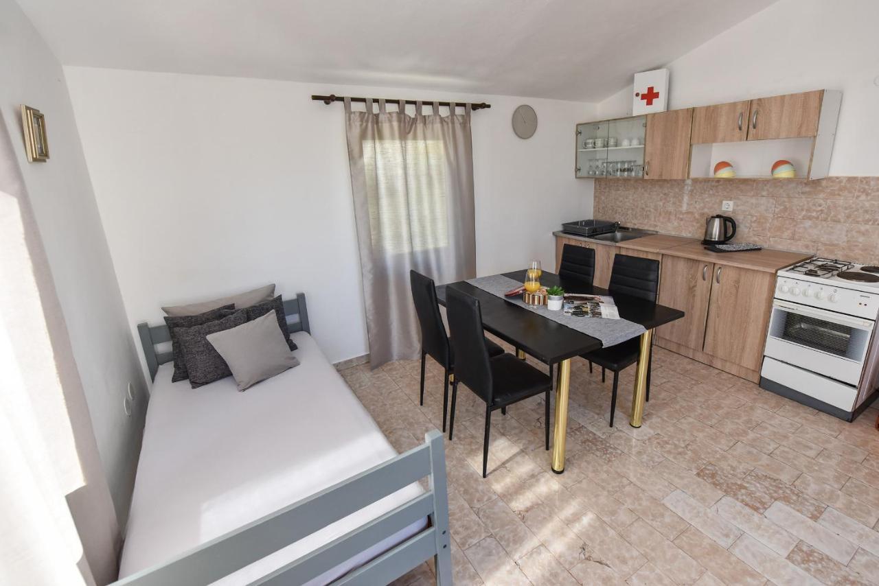 Apartament Planika Pag Sea view Zewnętrze zdjęcie